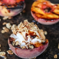 Easy Grilled Peaches with Balsamic Glaze
